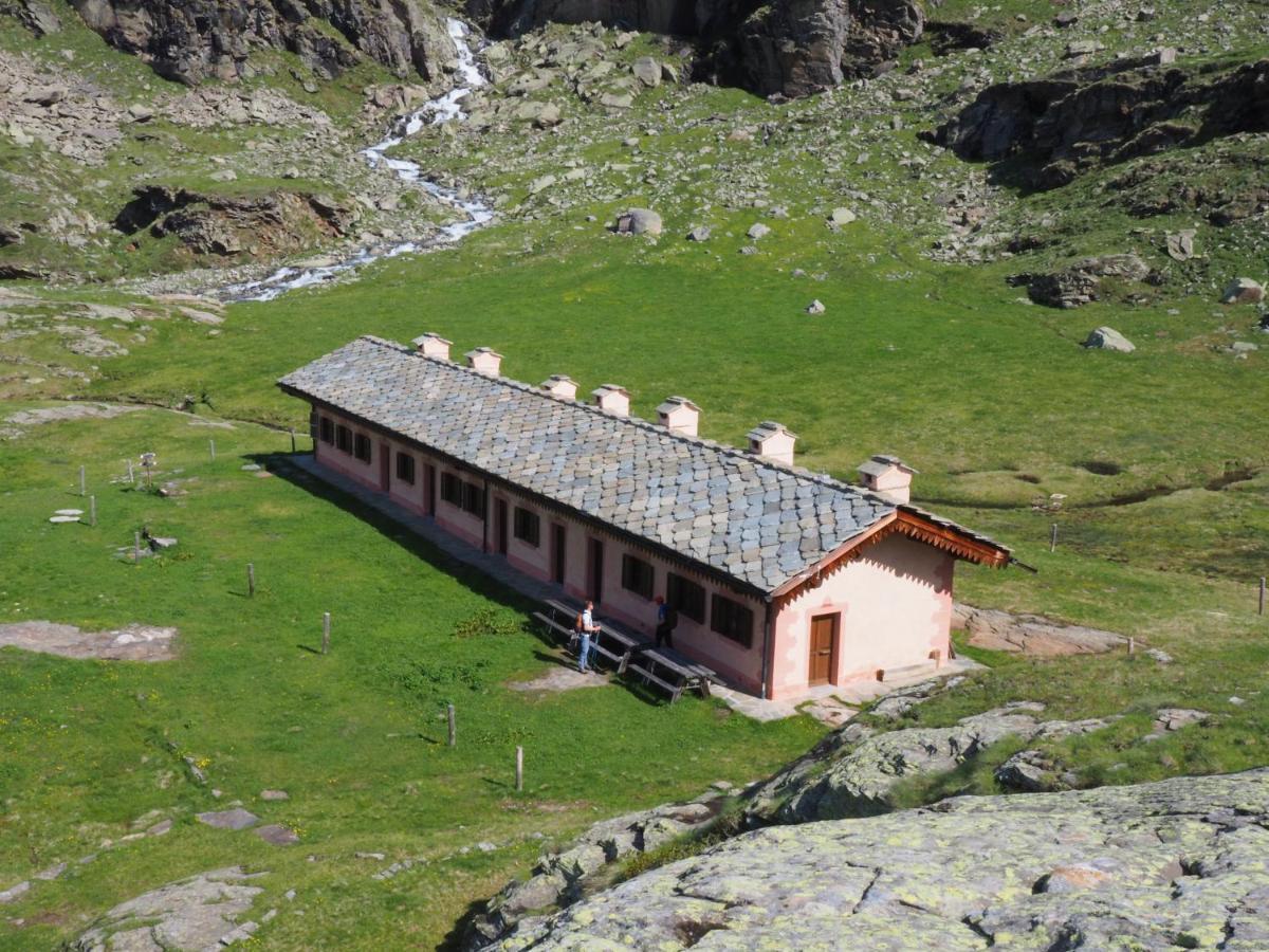 Rifugio Casa Di Caccia Villa Noasca Luaran gambar